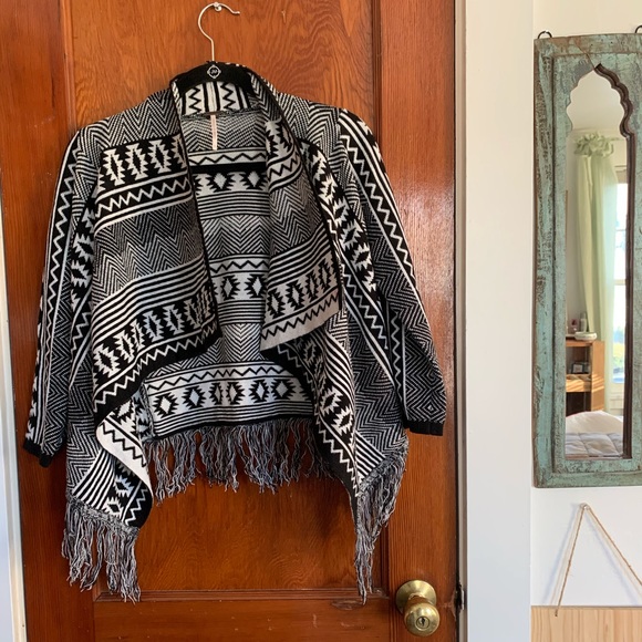 Poof! Other - ~5/$25~ Size 8 Poof! Kids Aztec Print Cardigan